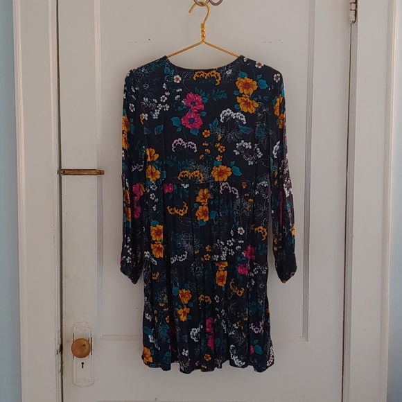 Flowy floral sundress - Picture 2 of 5